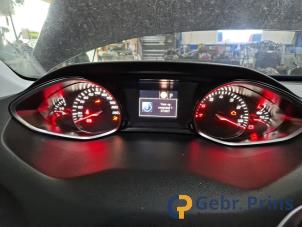 Peugeot 308 1.2 12V e-THP PureTech 130 Épave (2017, Bleu)