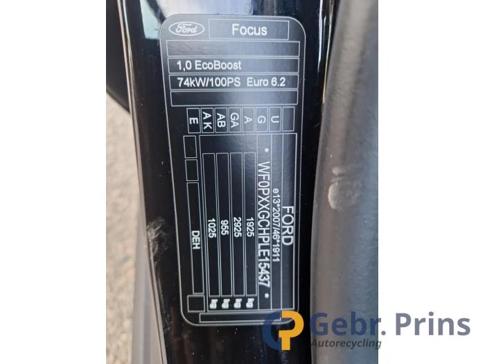 Ford Focus 4 Wagon 1.0 Ti-VCT EcoBoost 12V 100 Épave (2020, Noir)