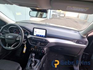 Ford Focus 4 Wagon 1.0 Ti-VCT EcoBoost 12V 100 Épave (2020, Noir)