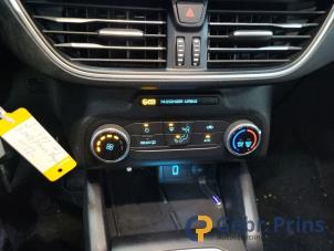 Ford Focus 4 Wagon 1.0 Ti-VCT EcoBoost 12V 100 Épave (2020, Noir)