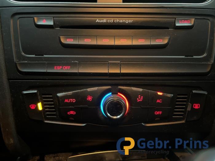 Audi A4 Avant 2.0 TFSI 16V Épave (2009, Gris)