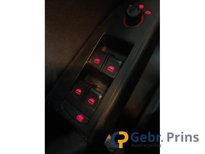 Audi A4 Avant 2.0 TFSI 16V Épave (2009, Gris)