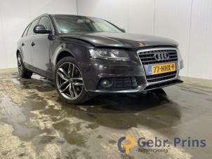 Audi A4 Avant 2.0 TFSI 16V Épave (2009, Gris)
