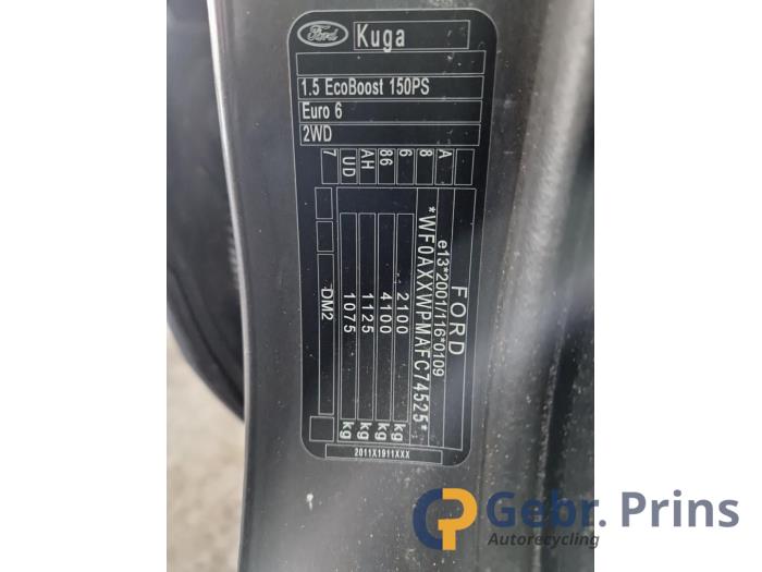Ford Kuga II 1.5 EcoBoost 16V 150 Épave (2015, Gris)