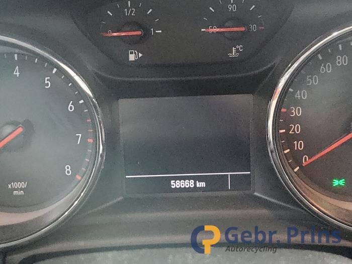 Opel Astra K 1.0 Turbo 12V Samochód złomowany (2019, Szary)