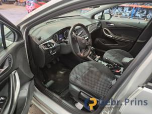 Opel Astra K 1.0 Turbo 12V Samochód złomowany (2019, Szary)