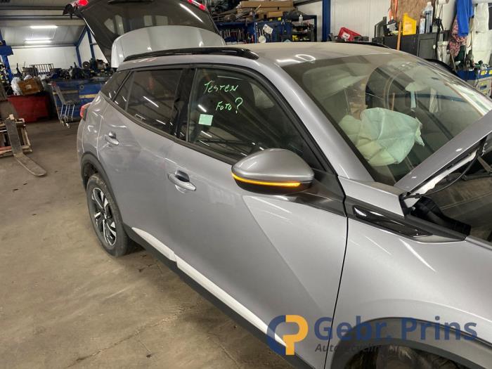 Peugeot 2008 1.2 VTi 12V PureTech 130 Épave (2021, Gris)