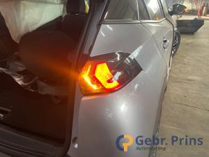 Peugeot 2008 1.2 VTi 12V PureTech 130 Épave (2021, Gris)