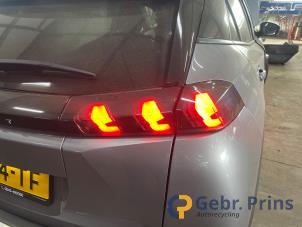Peugeot 2008 1.2 VTi 12V PureTech 130 Épave (2021, Gris)