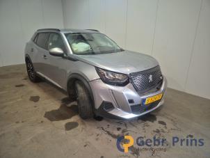 Peugeot 2008 1.2 VTi 12V PureTech 130 Épave (2021, Gris)