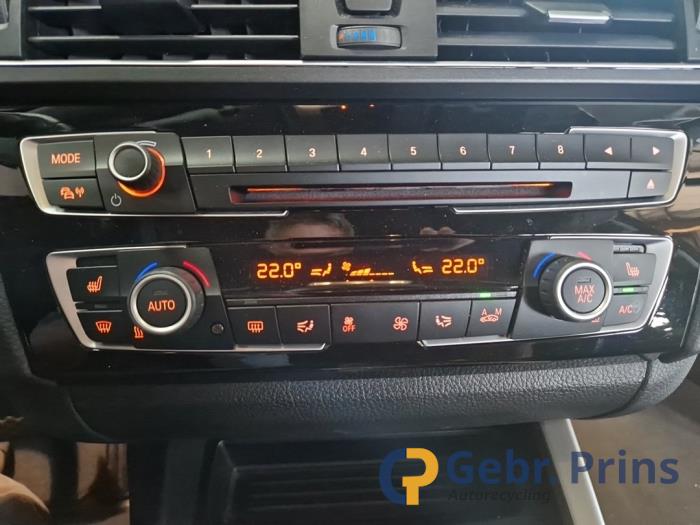BMW 1 serie 118d 2.0 16V Épave (2017, Métallisé, Bleu)