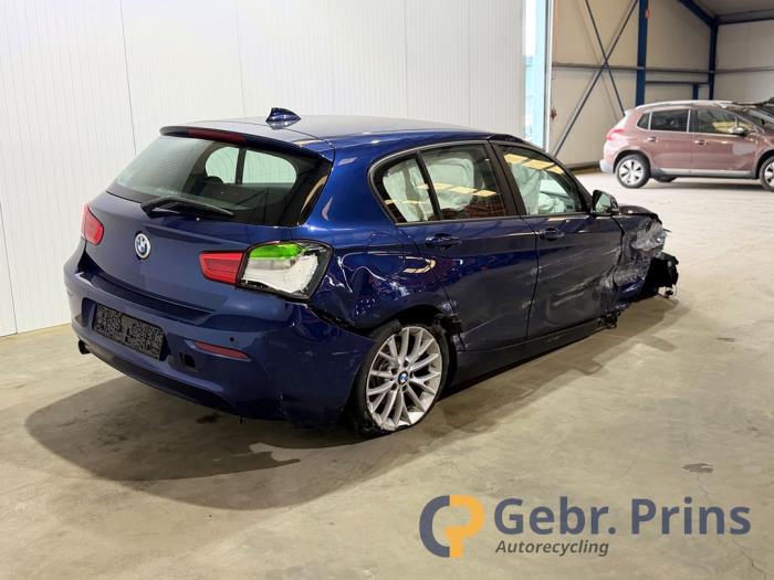 BMW 1 serie 118d 2.0 16V Épave (2017, Métallisé, Bleu)