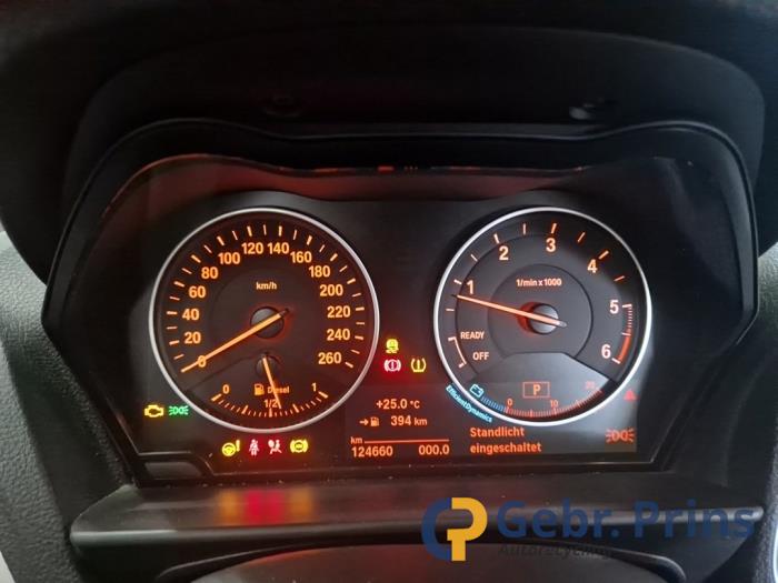 BMW 1 serie 118d 2.0 16V Épave (2017, Métallisé, Bleu)