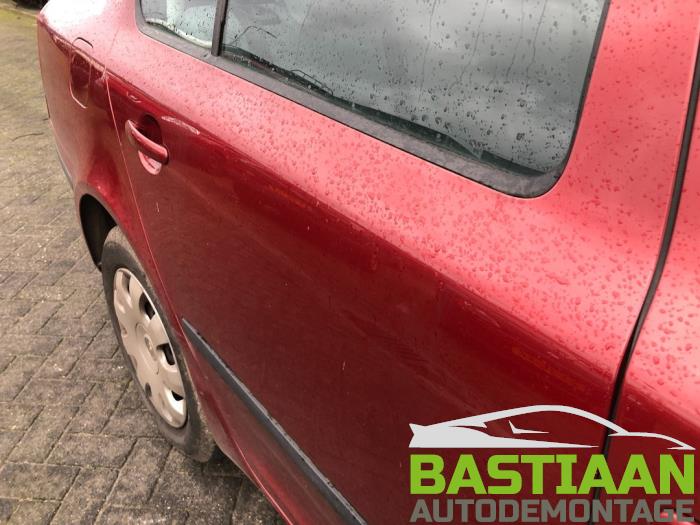 Skoda Octavia 2.0 FSI 16V Épave (2006, Rouge)