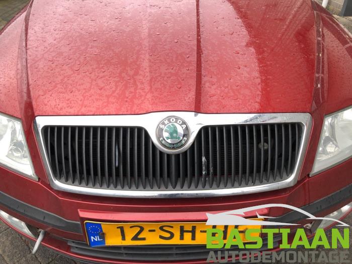 Skoda Octavia 2.0 FSI 16V Épave (2006, Rouge)