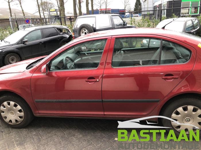 Skoda Octavia 2.0 FSI 16V Épave (2006, Rouge)