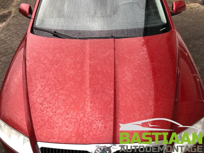 Skoda Octavia 2.0 FSI 16V Épave (2006, Rouge)