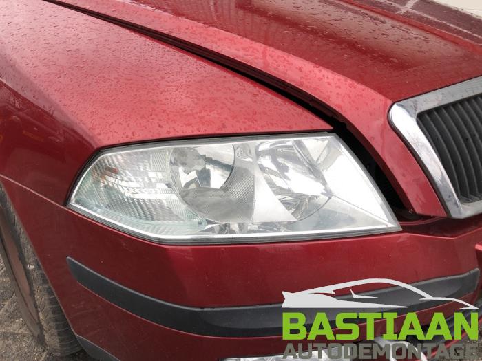 Skoda Octavia 2.0 FSI 16V Épave (2006, Rouge)
