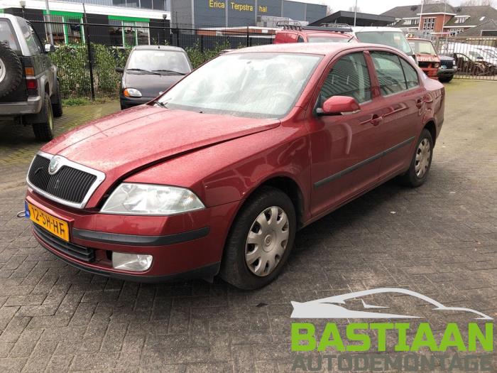 Skoda Octavia 2.0 FSI 16V Épave (2006, Rouge)