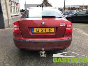 Skoda Octavia 2.0 FSI 16V Épave (2006, Rouge)