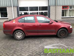 Skoda Octavia 2.0 FSI 16V Épave (2006, Rouge)