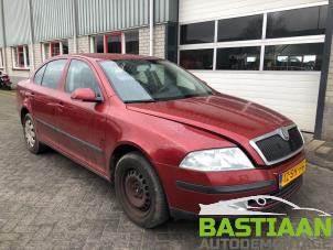 Skoda Octavia 2.0 FSI 16V Épave (2006, Rouge)