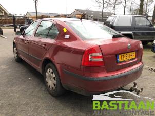 Skoda Octavia 2.0 FSI 16V Épave (2006, Rouge)