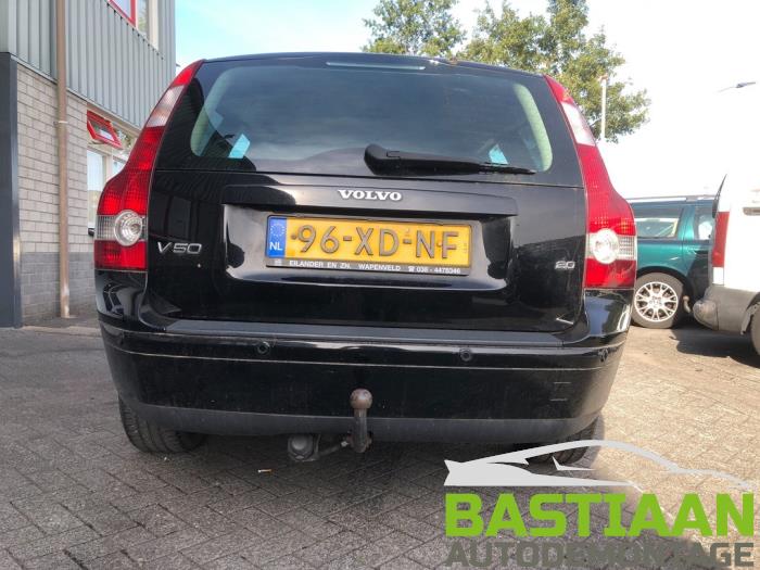 Volvo V50 2.0 16V Épave (2007, Noir)