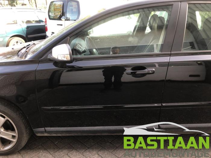 Volvo V50 2.0 16V Épave (2007, Noir)