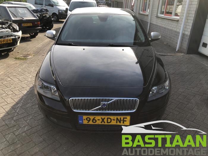 Volvo V50 2.0 16V Épave (2007, Noir)