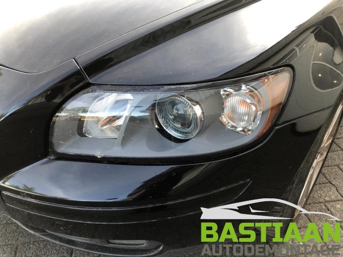 Volvo V50 2.0 16V Épave (2007, Noir)