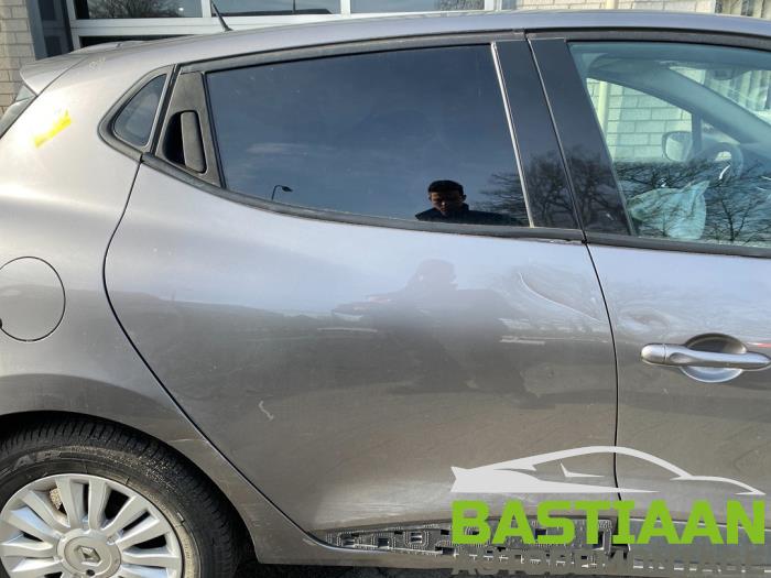 Renault Clio IV 0.9 Energy TCE 90 12V Vehículo de desguace (2013, Gris)