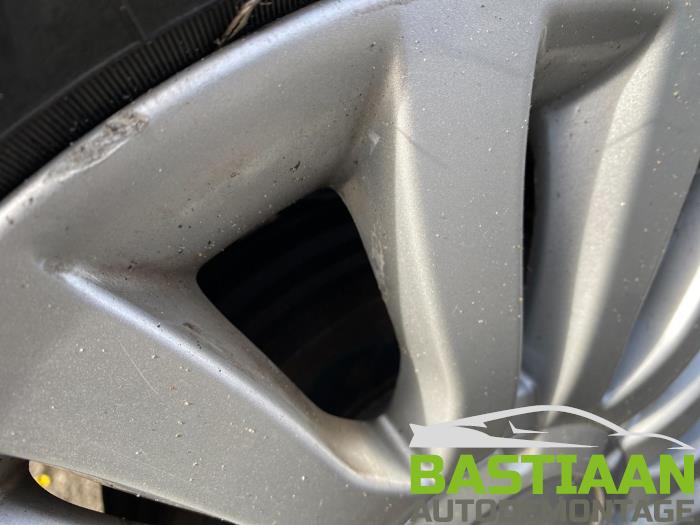 Renault Clio IV 0.9 Energy TCE 90 12V Vehículo de desguace (2013, Gris)