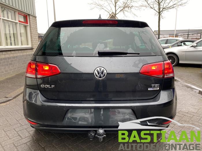 Volkswagen Golf VII 1.2 TSI 16V Vehículo de desguace (2016, Negro)