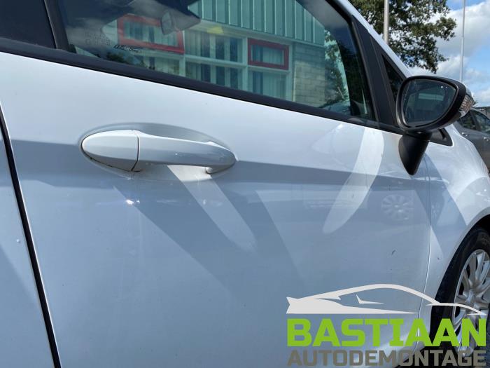 Ford B-Max 1.0 EcoBoost 12V 100 Vehículo de desguace (2012, Blanco)