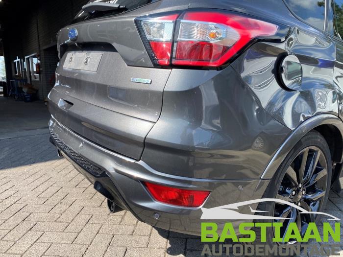 Ford Kuga II 1.5 EcoBoost 16V 150 Épave (2015, Noir)