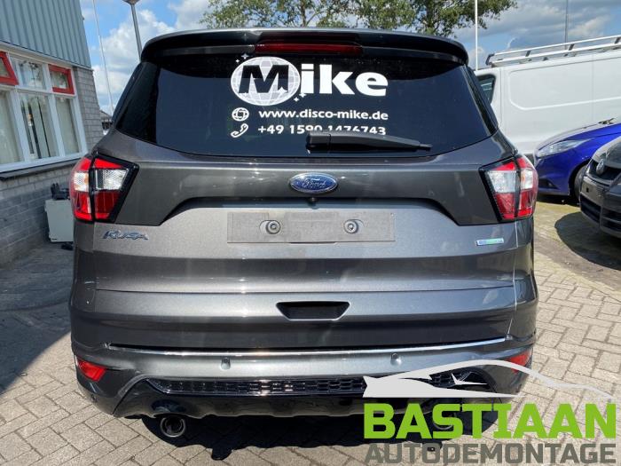 Ford Kuga II 1.5 EcoBoost 16V 150 Épave (2015, Noir)