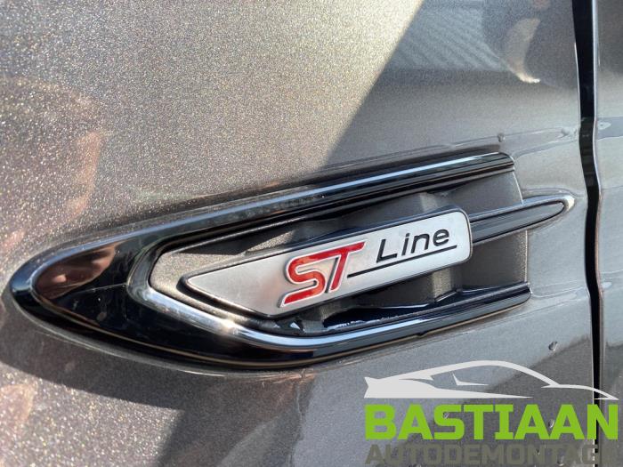 Ford Kuga II 1.5 EcoBoost 16V 150 Épave (2015, Noir)