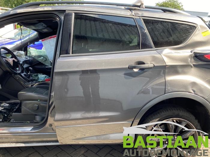 Ford Kuga II 1.5 EcoBoost 16V 150 Épave (2015, Noir)