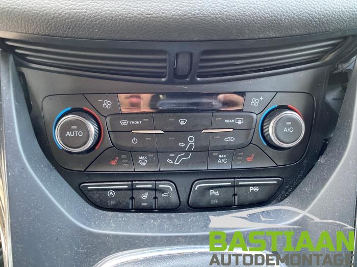 Ford Kuga II 1.5 EcoBoost 16V 150 Épave (2015, Noir)