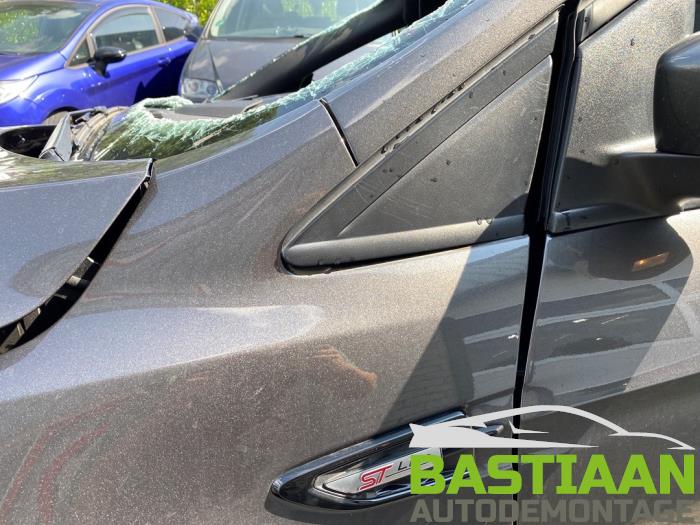 Ford Kuga II 1.5 EcoBoost 16V 150 Épave (2015, Noir)