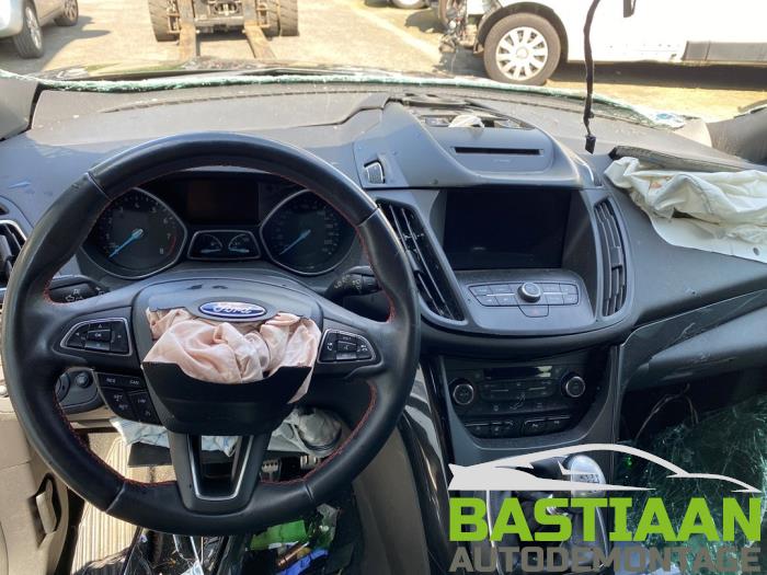 Ford Kuga II 1.5 EcoBoost 16V 150 Épave (2015, Noir)