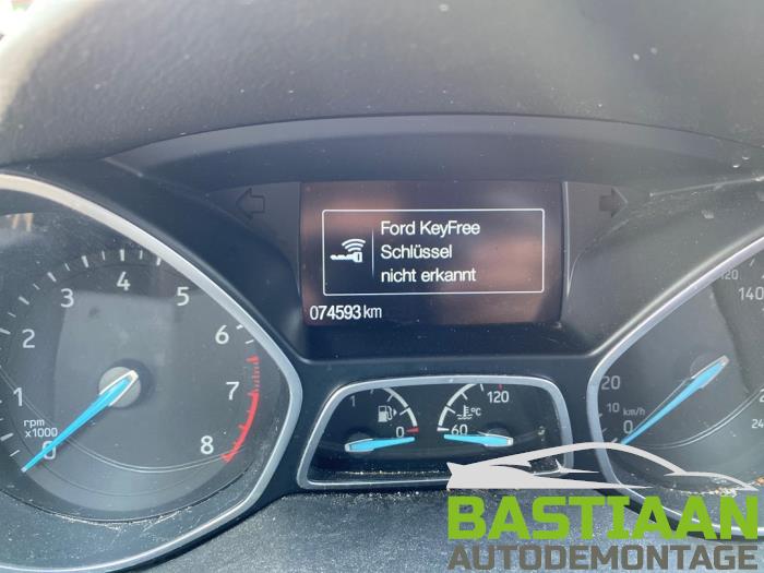 Ford Kuga II 1.5 EcoBoost 16V 150 Épave (2015, Noir)