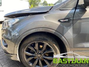 Ford Kuga II 1.5 EcoBoost 16V 150 Épave (2015, Noir)