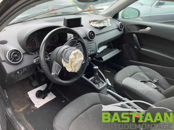 Audi A1 1.2 TFSI Schrottauto (2013, Schwarz)