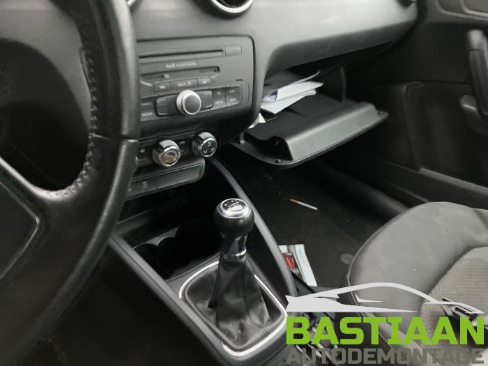 Audi A1 1.2 TFSI Schrottauto (2013, Schwarz)