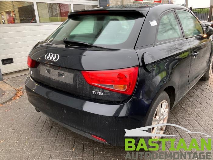 Audi A1 1.2 TFSI Schrottauto (2013, Schwarz)