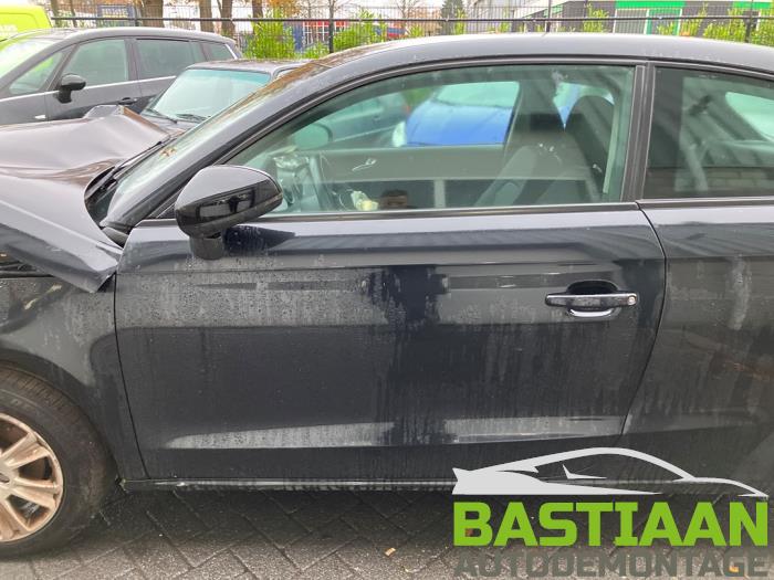 Audi A1 1.2 TFSI Schrottauto (2013, Schwarz)