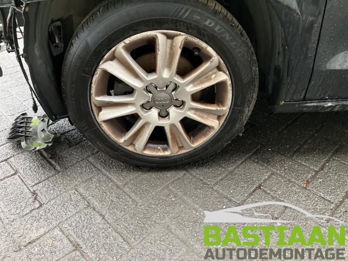 Audi A1 1.2 TFSI Schrottauto (2013, Schwarz)