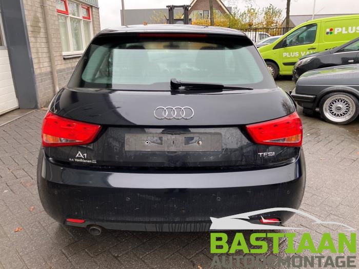 Audi A1 1.2 TFSI Schrottauto (2013, Schwarz)